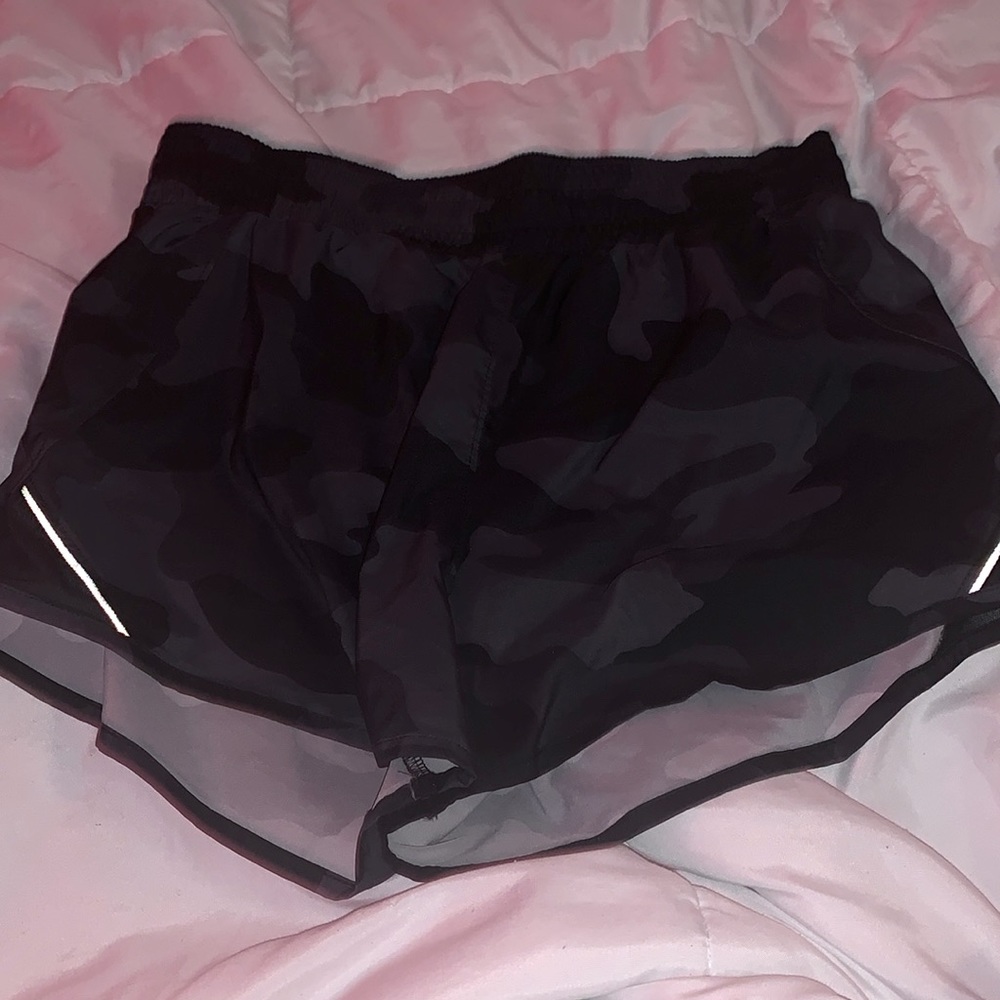 athletic black and grey camo shorts size small.